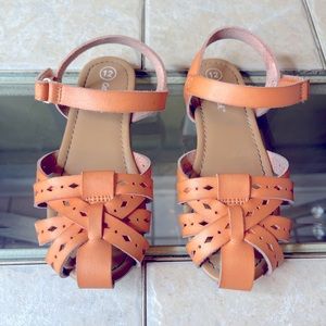 Gorgeous cat & jack girls sandals size 12 matches everything